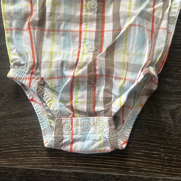 🚥3/$12🚥 Carter’s button down onesie. - Picture 3 of 6